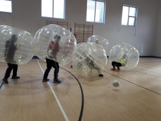 organizacja bubble football na hali