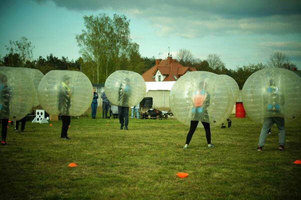 bubble football inspiracja na piknik festyn wieczór panieński kawalerski
