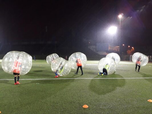 bubble football organizacja zabawy integracyjnej dla starszych dzieci młodzieży dla ośrodków wypoczynkowych